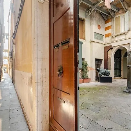 G4 Steps From St Mark's Authentic Venetian Lejlighed *
