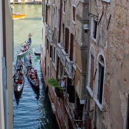 G4 Steps From St Mark's Authentic Venetian