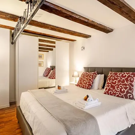 G4 Steps From St Mark's Authentic Venetian Lejlighed