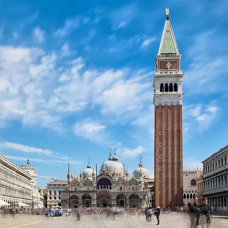 Apartman G4 Steps From St Mark's Authentic Venetian Velence